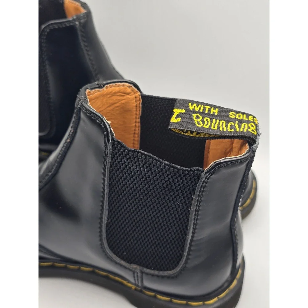 Dr. Martens classic doc